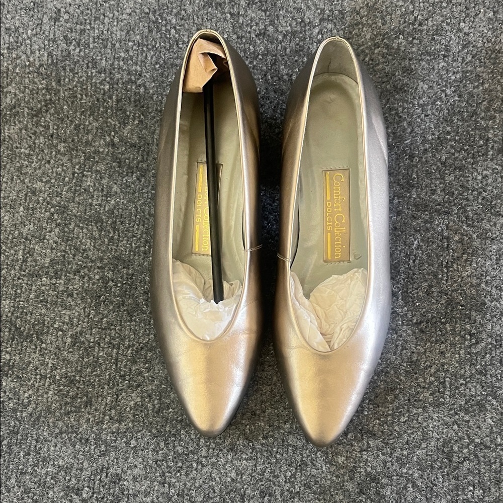 Comfort Collection Dolcis Women's Metallic Silver Shoes Size 8.5‎